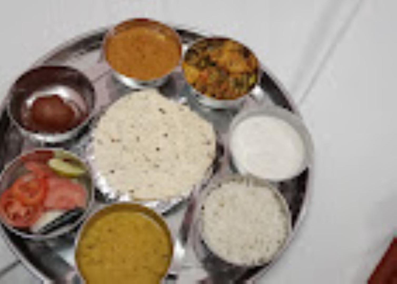 Guru Dev Palace Hotel & Lawn,Ayodhya エクステリア 写真