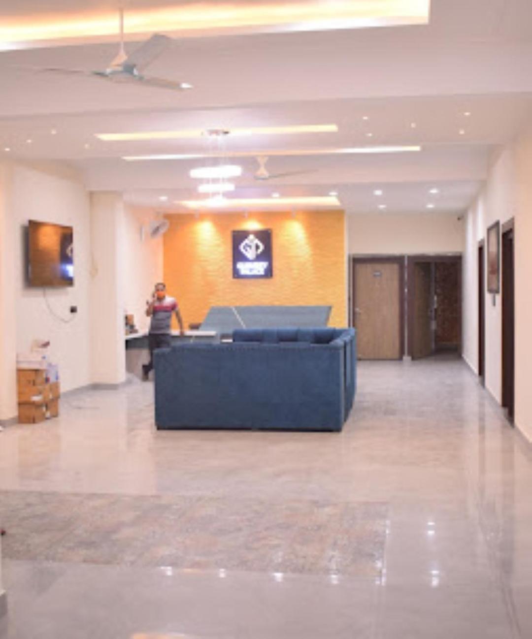 Guru Dev Palace Hotel & Lawn,Ayodhya エクステリア 写真