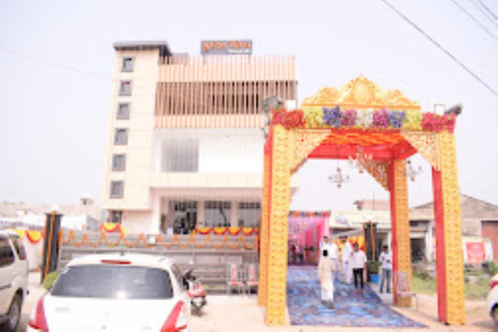 Guru Dev Palace Hotel & Lawn,Ayodhya エクステリア 写真