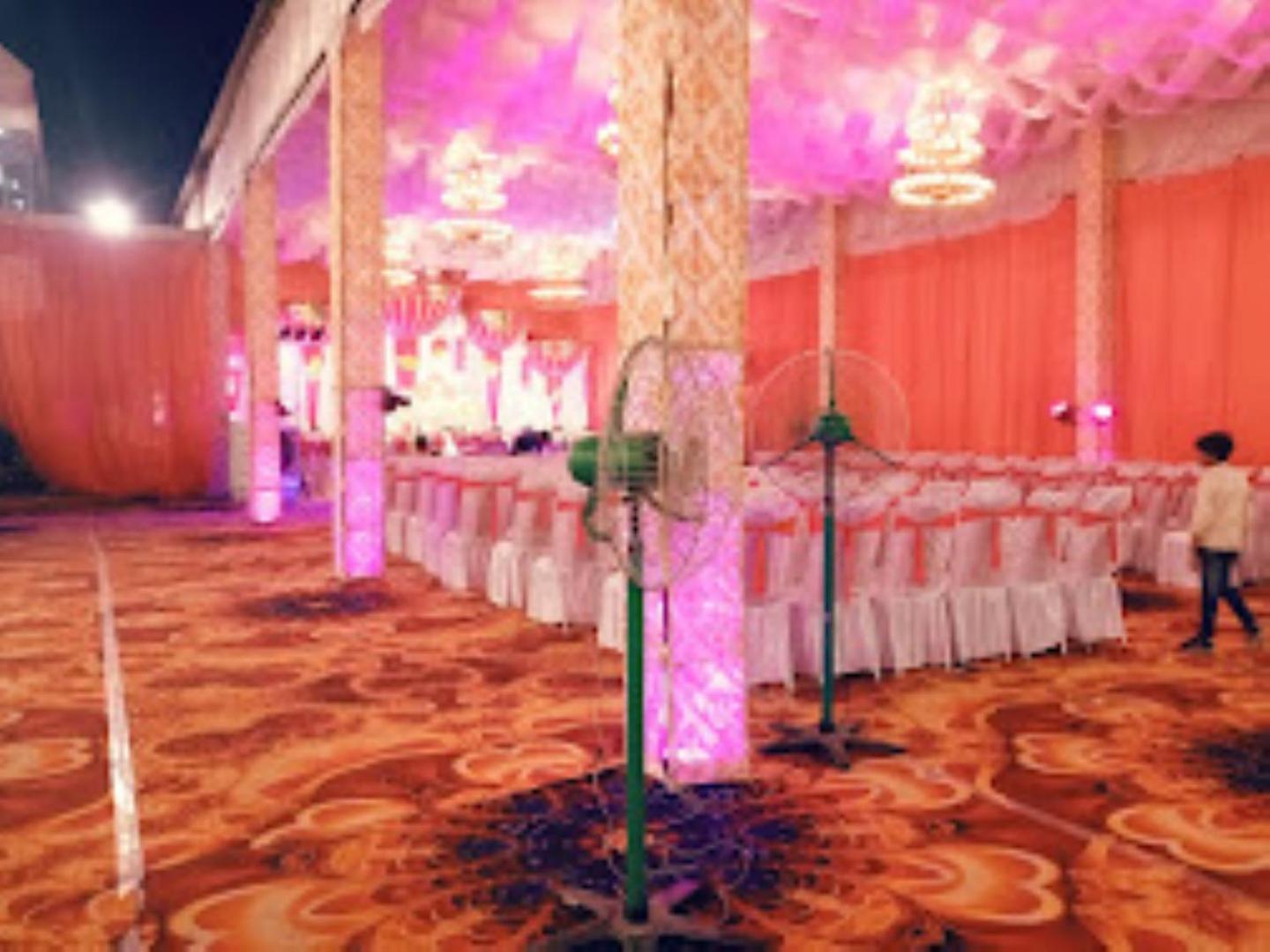Guru Dev Palace Hotel & Lawn,Ayodhya エクステリア 写真
