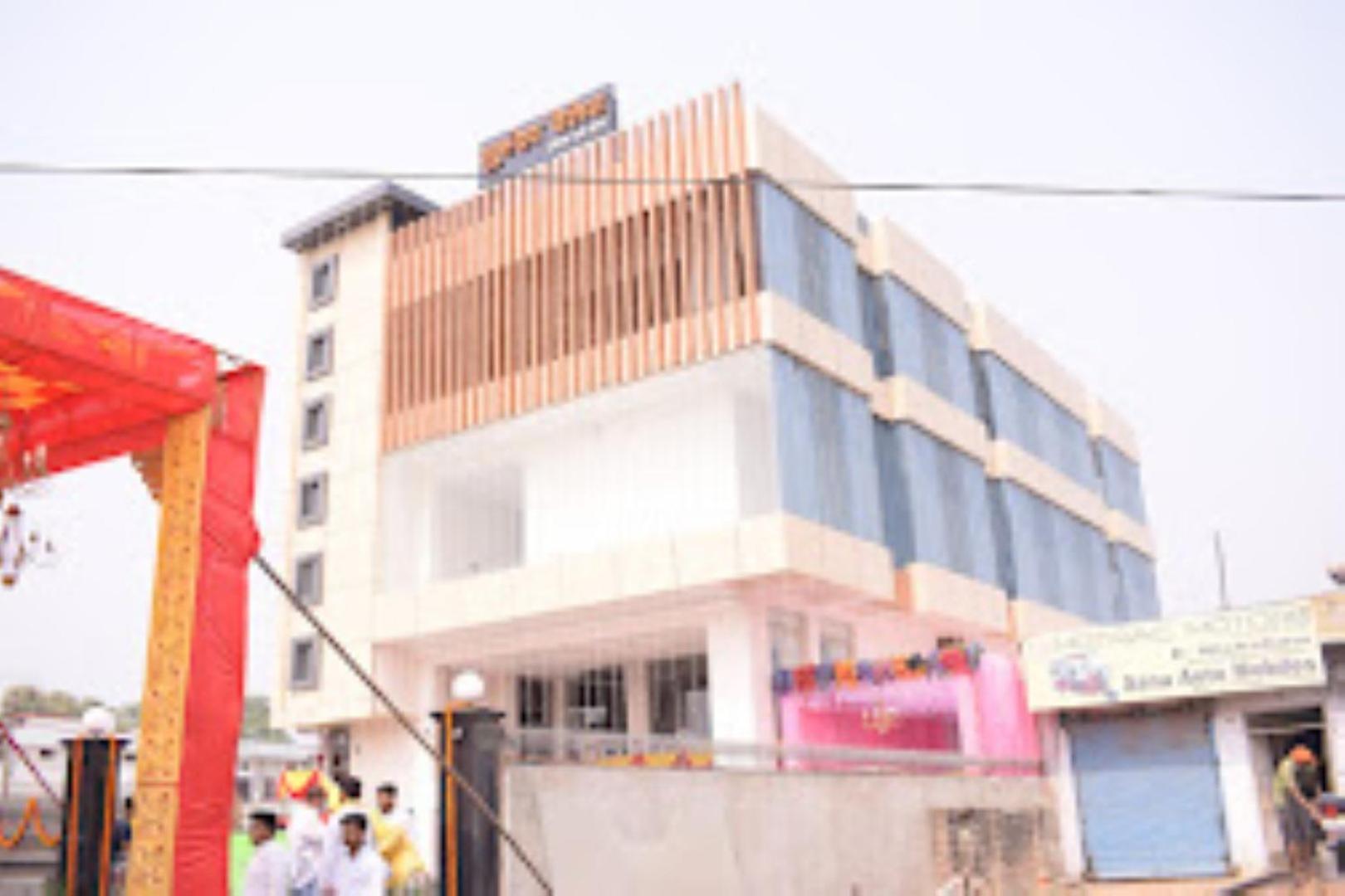 Guru Dev Palace Hotel & Lawn,Ayodhya エクステリア 写真